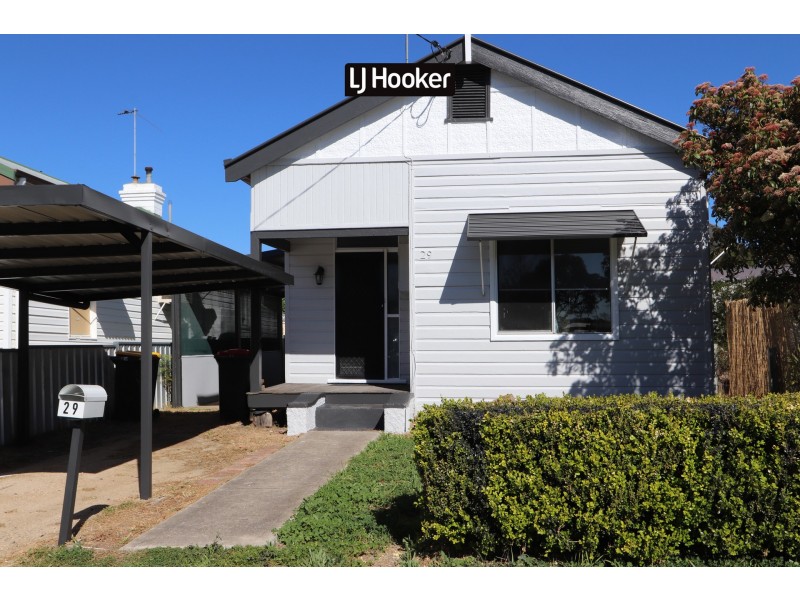 29 Greaves Street, Inverell NSW 2360