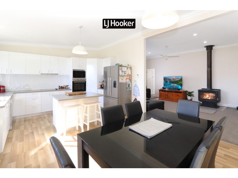 64 Granville Street, Inverell NSW 2360