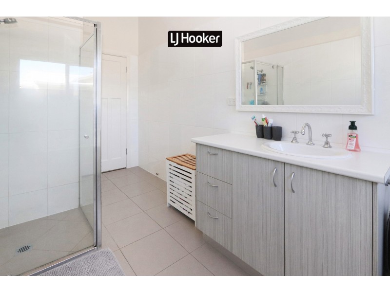 64 Granville Street, Inverell NSW 2360