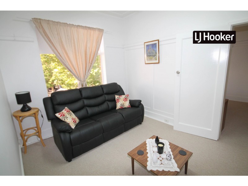 2/69 Otho Street, Inverell NSW 2360