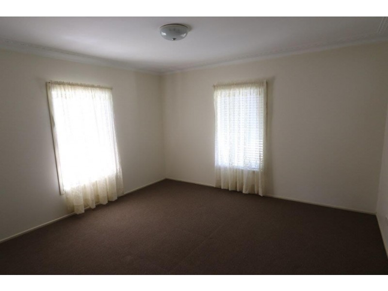 17B Queens Terrace, Inverell NSW 2360