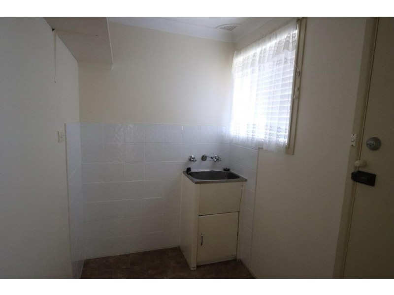 17B Queens Terrace, Inverell NSW 2360