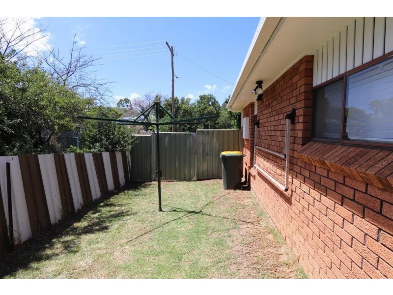 17B Queens Terrace, Inverell NSW 2360