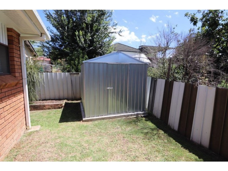 17B Queens Terrace, Inverell NSW 2360