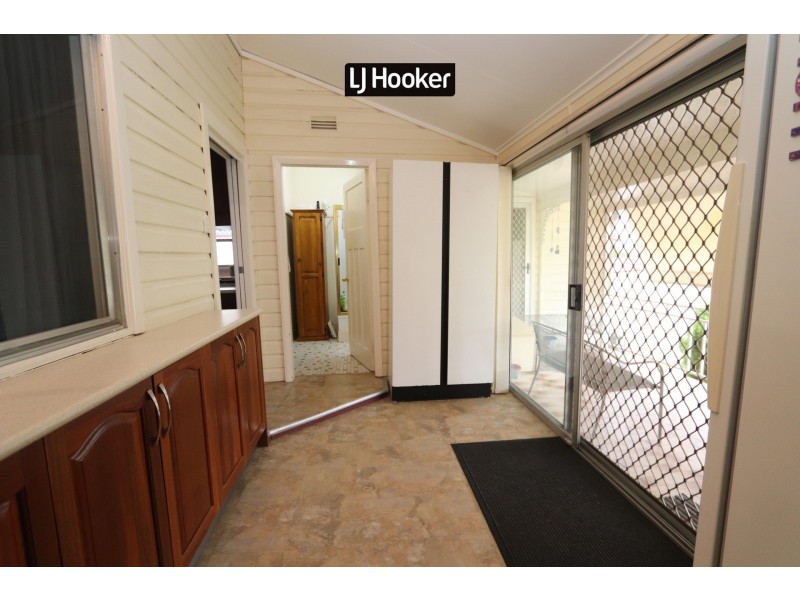 18 Rosslyn Street, Inverell NSW 2360