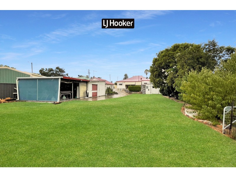 18 Rosslyn Street, Inverell NSW 2360