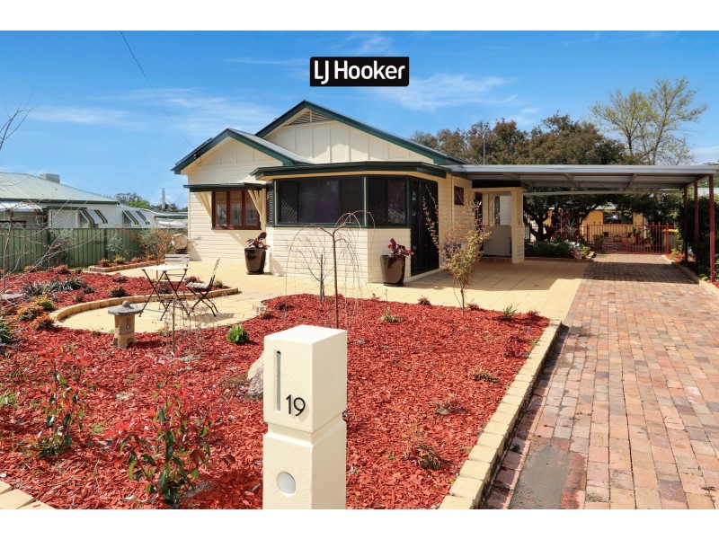 19 Herbert Street, Inverell NSW 2360