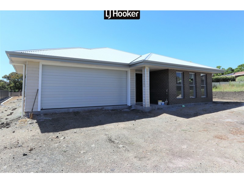 4 Parkland Close, Inverell NSW 2360