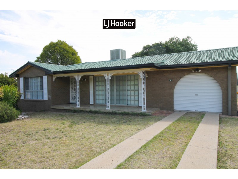 8 Sequoia Place, Inverell NSW 2360