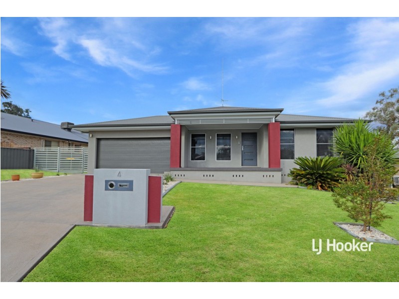 4 Vincent Place, Inverell NSW 2360