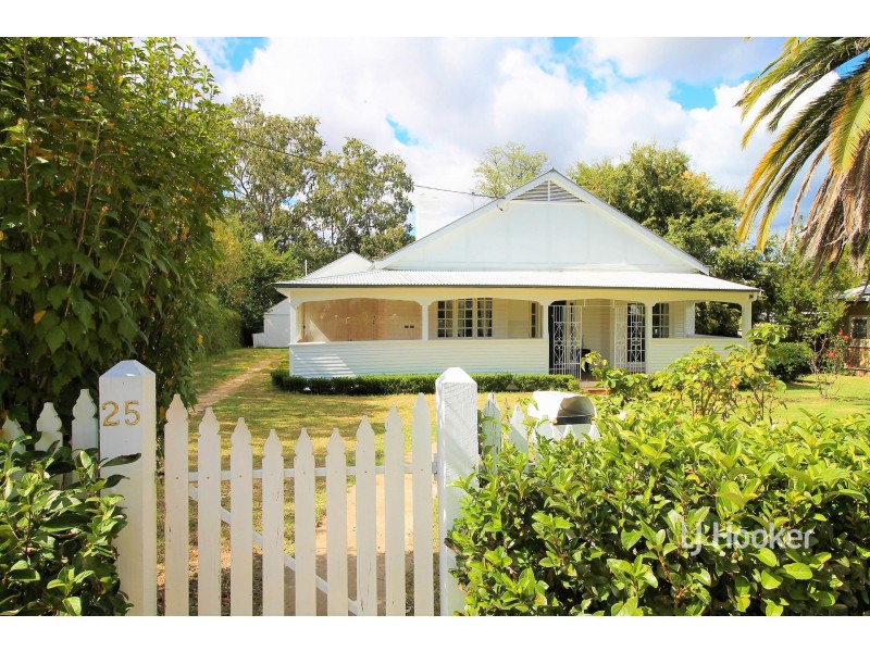 25 Brae Street, Inverell NSW 2360