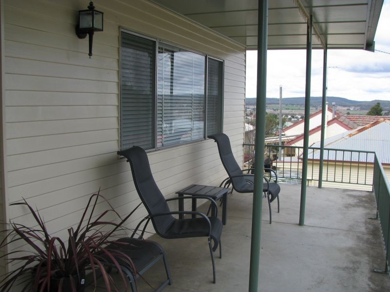 16 Carlyle Street, Inverell NSW 2360