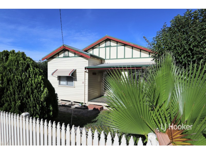 12 Rosslyn Street, Inverell NSW 2360