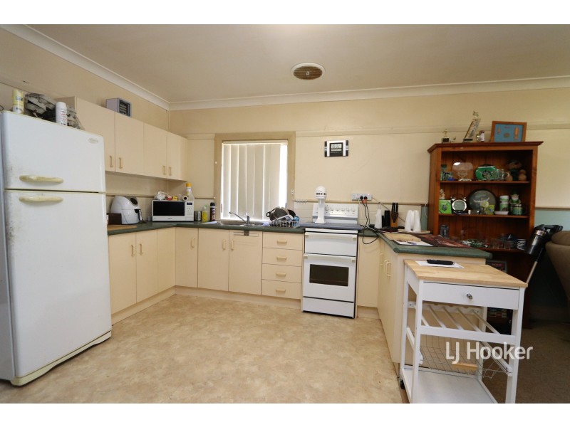 12 Rosslyn Street, Inverell NSW 2360