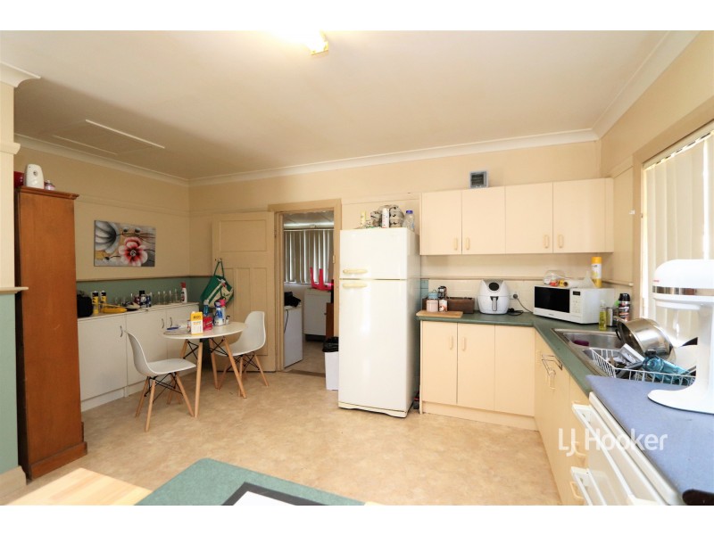 12 Rosslyn Street, Inverell NSW 2360