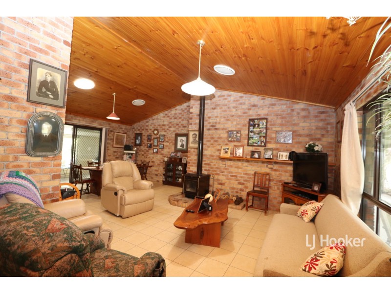 83 Ditzells Drive, Inverell NSW 2360