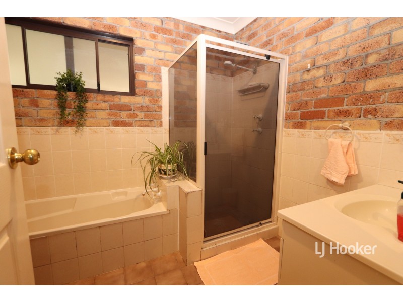 83 Ditzells Drive, Inverell NSW 2360