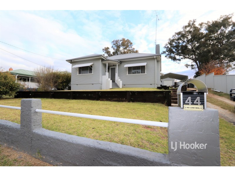 44 May Street, Inverell NSW 2360