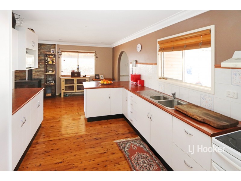 27 Greaves Street, Inverell NSW 2360