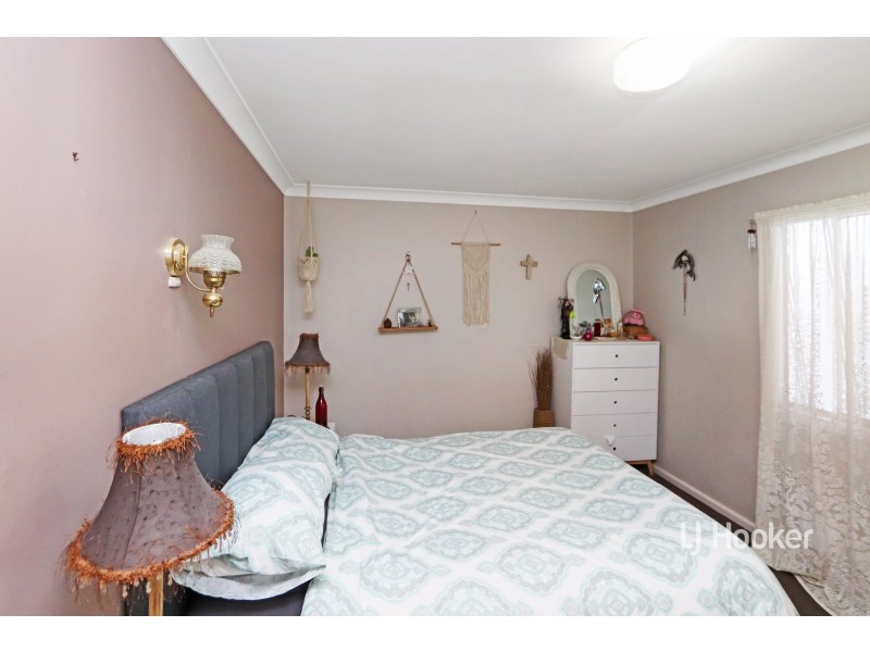 27 Greaves Street, Inverell NSW 2360