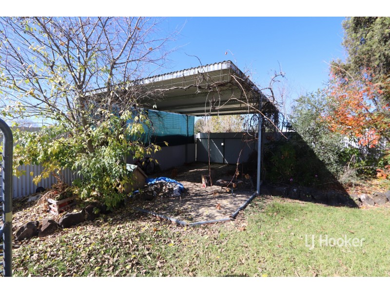 27 Greaves Street, Inverell NSW 2360