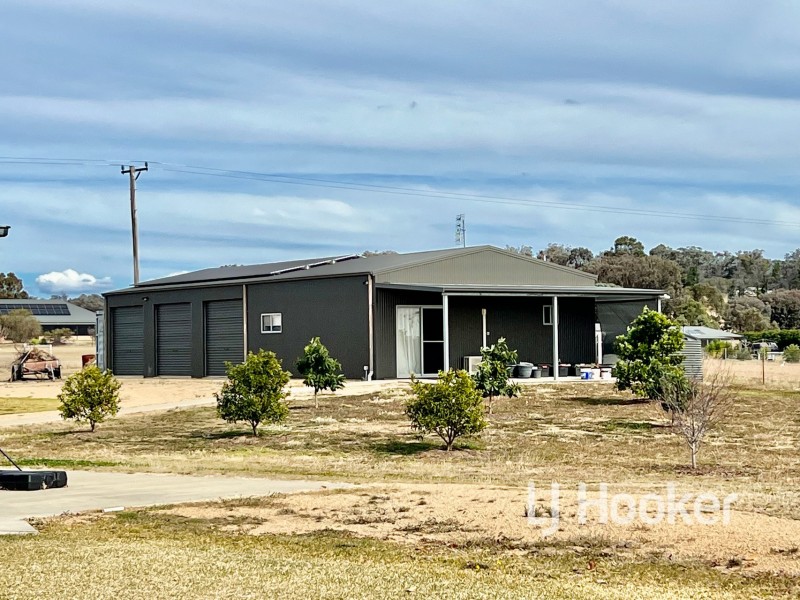 21 Windoona Drive, Inverell NSW 2360