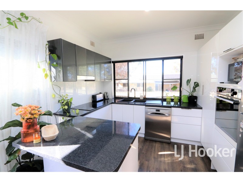 32 Queens Terrace, Inverell NSW 2360