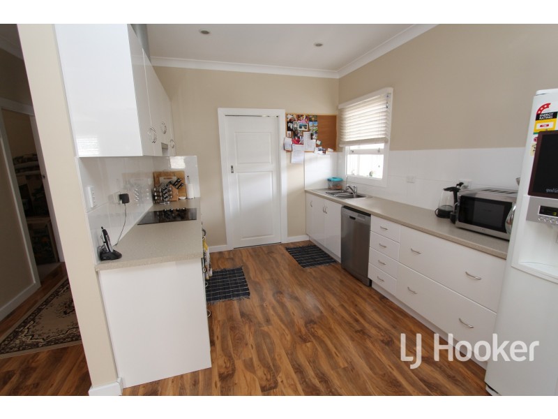 12 Leonard Street, Inverell NSW 2360