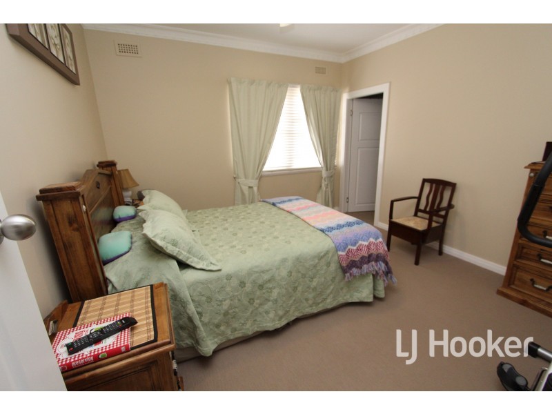 12 Leonard Street, Inverell NSW 2360