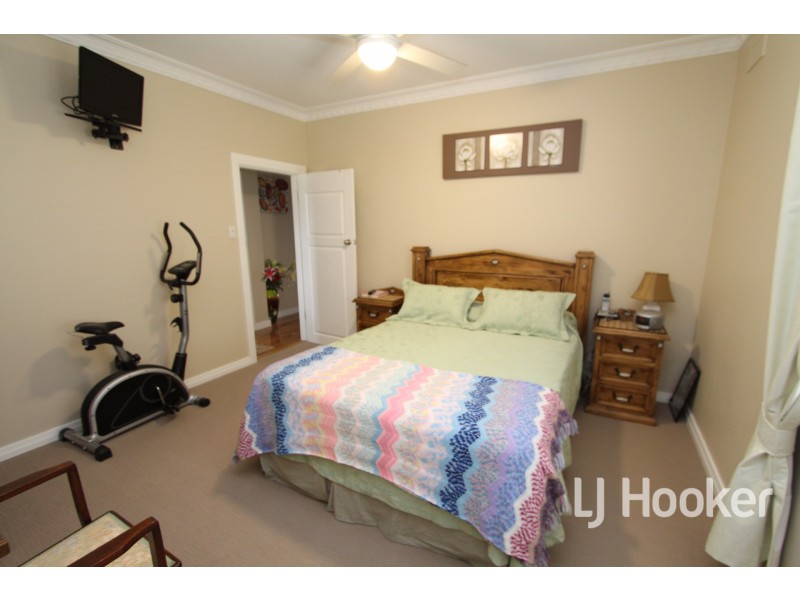 12 Leonard Street, Inverell NSW 2360