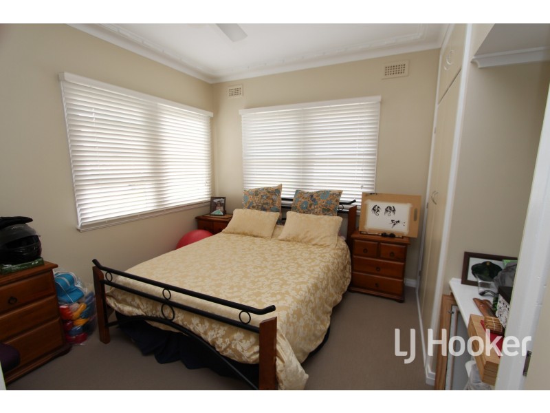 12 Leonard Street, Inverell NSW 2360