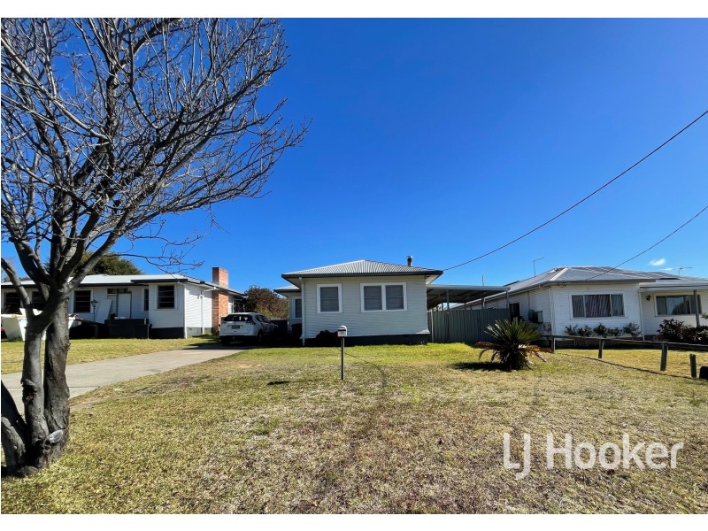 12 Leonard Street, Inverell NSW 2360