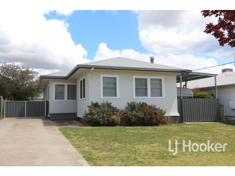 12 Leonard Street, Inverell NSW 2360