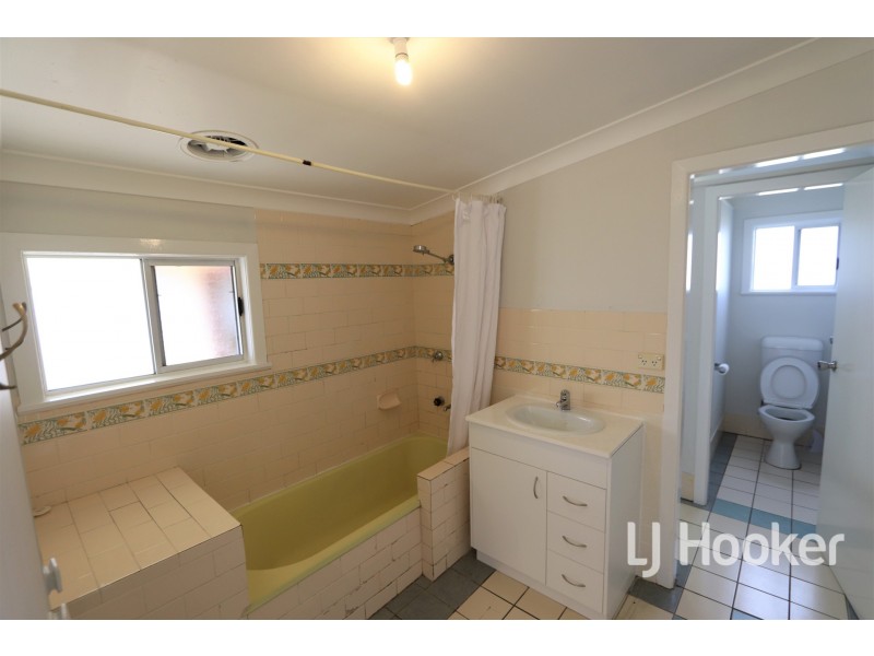 8 Cameron Street, Inverell NSW 2360