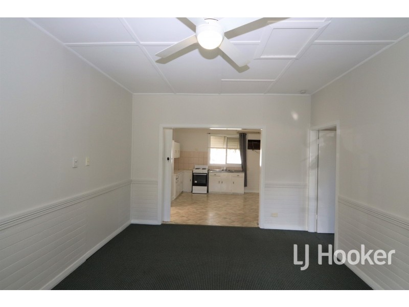 8 Cameron Street, Inverell NSW 2360