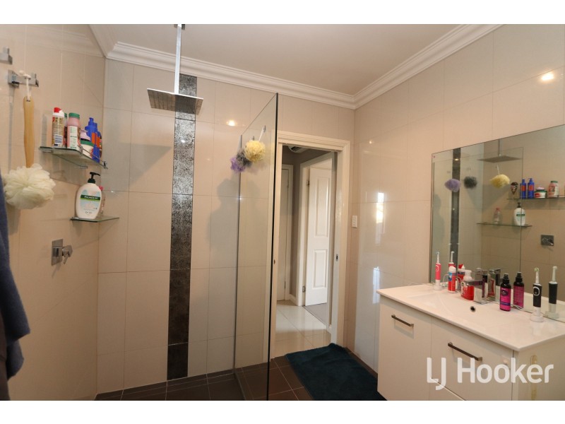 16 Bennett Street, Inverell NSW 2360