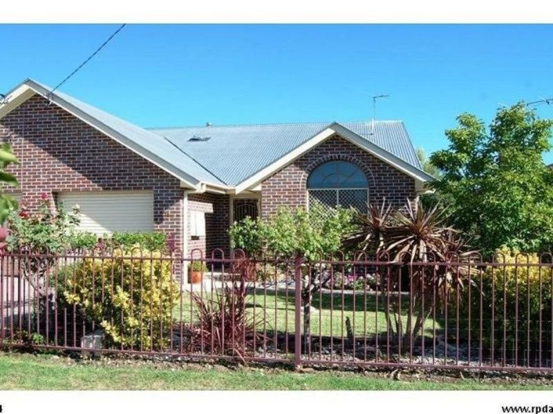 2/34 Ross Street, Inverell NSW 2360