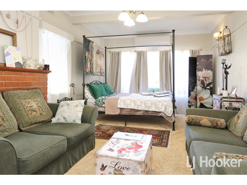 4 Albert Street, Inverell NSW 2360