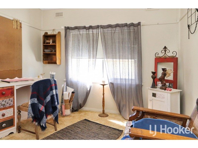 4 Albert Street, Inverell NSW 2360