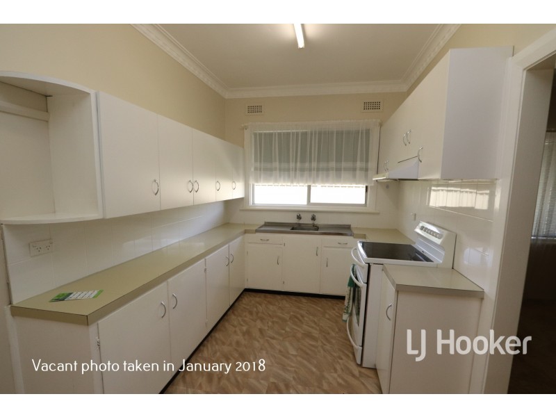 4 Albert Street, Inverell NSW 2360