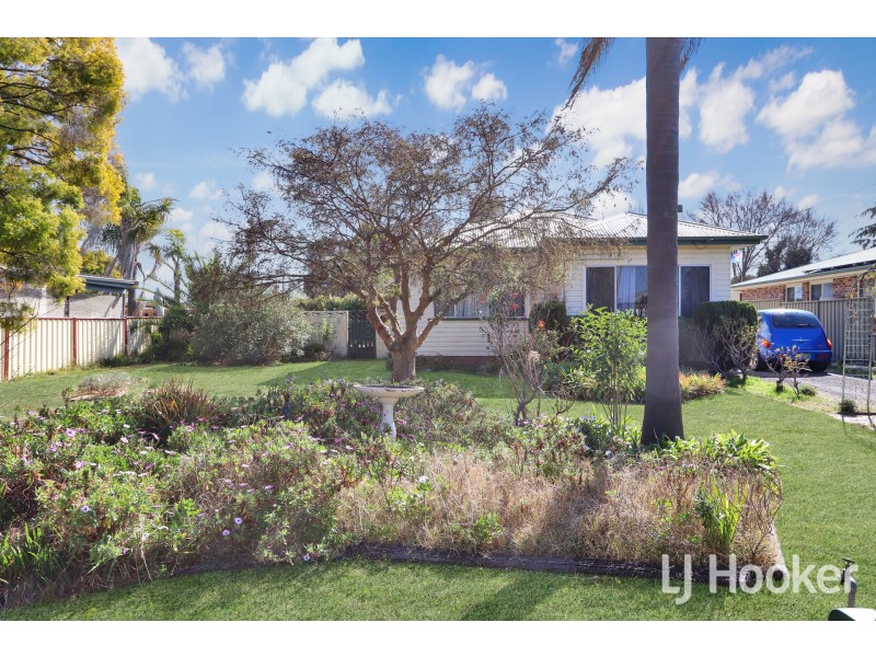 4 Albert Street, Inverell NSW 2360