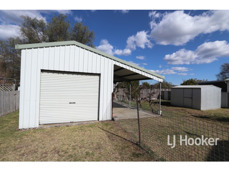 4 Lang Street, Inverell NSW 2360