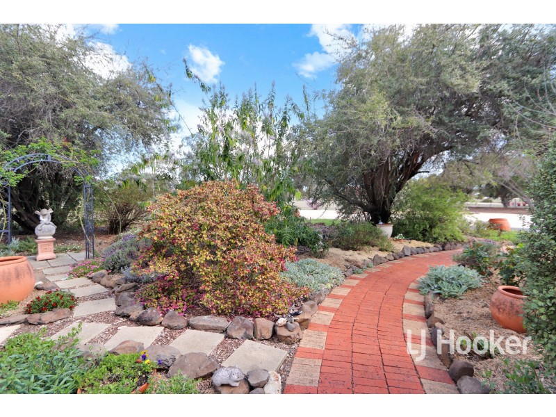 14 Fernhill Road, Inverell NSW 2360