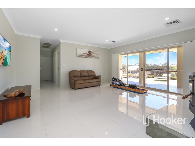 37 Talbragar Close, Inverell NSW 2360