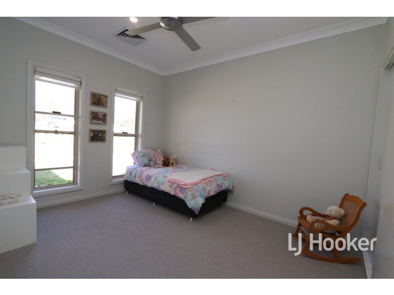 37 Talbragar Close, Inverell NSW 2360