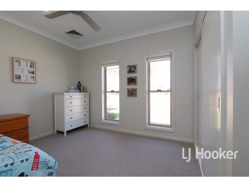 37 Talbragar Close, Inverell NSW 2360