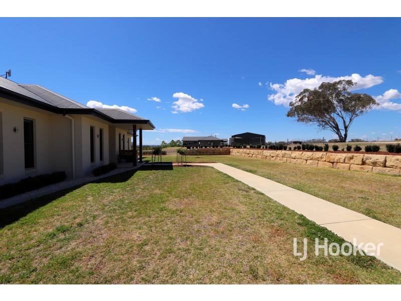 37 Talbragar Close, Inverell NSW 2360