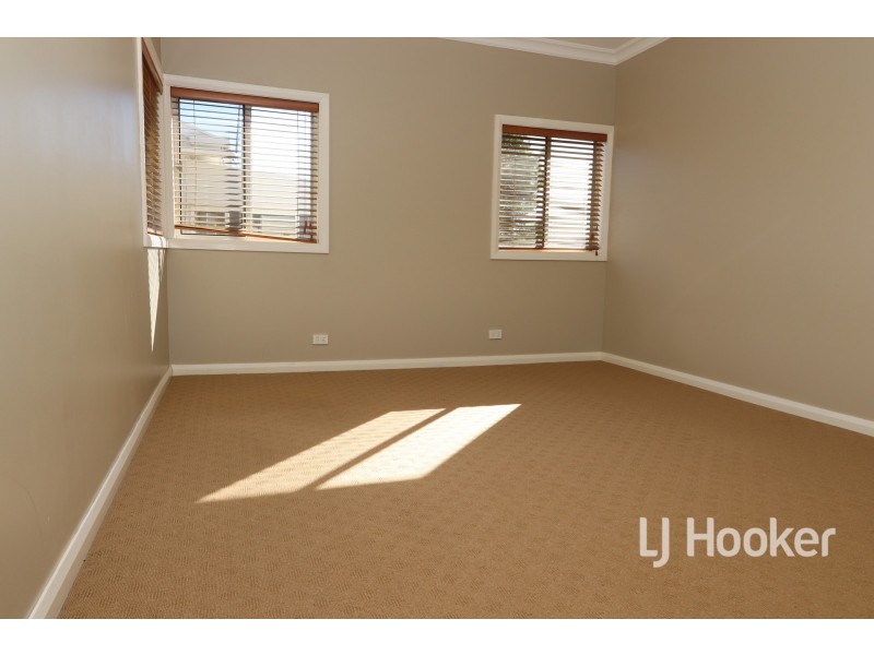 64 Bennett Street, Inverell NSW 2360