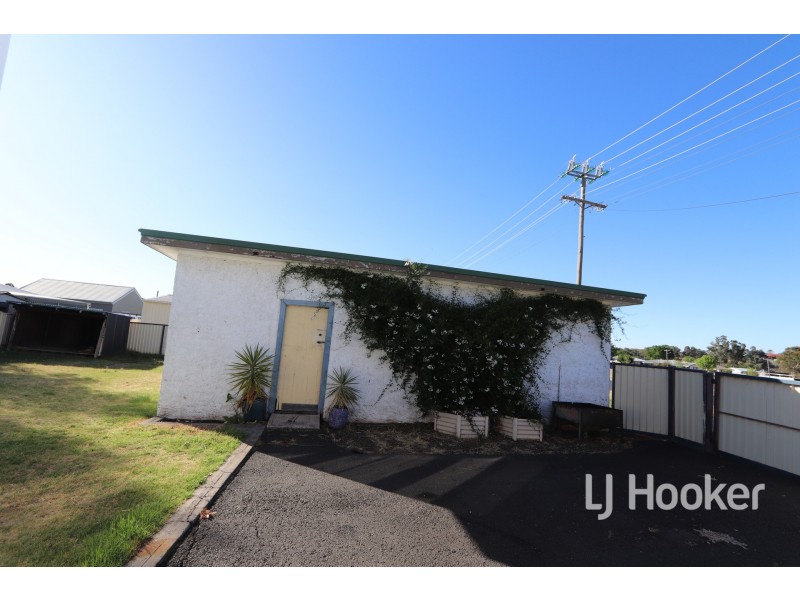 64 Bennett Street, Inverell NSW 2360