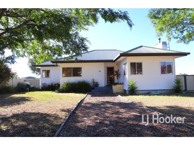 64 Bennett Street, Inverell NSW 2360